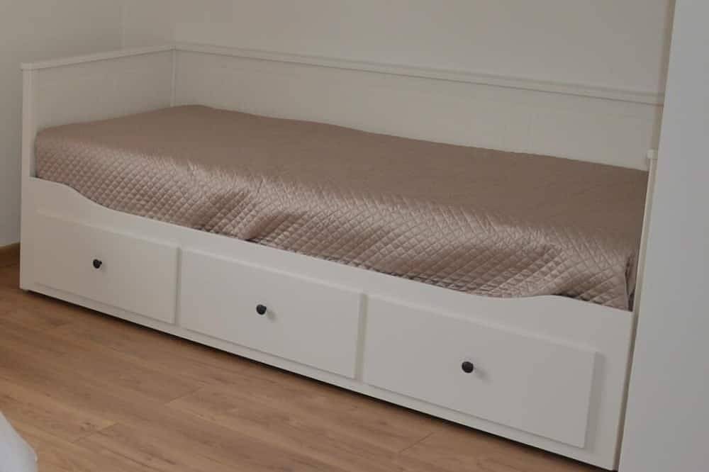 Villa 8 to 10 pers wifi Bbq Ok corral Beach near Toulon Marseille Aubagne in Cuges-les-Pins, Marseille region