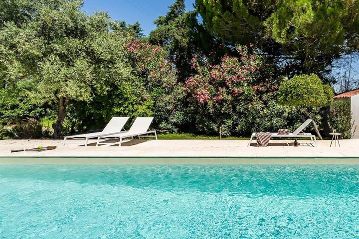 Chalet para 12 personas, con piscina además de jardín y vistas, Se admiten mascotas en Setubal