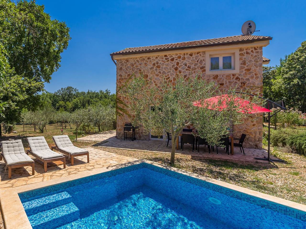 Ferienhaus Alyssa mit pool auf der Insel Krk, 3km vom Sandstrand in Risika, Krk