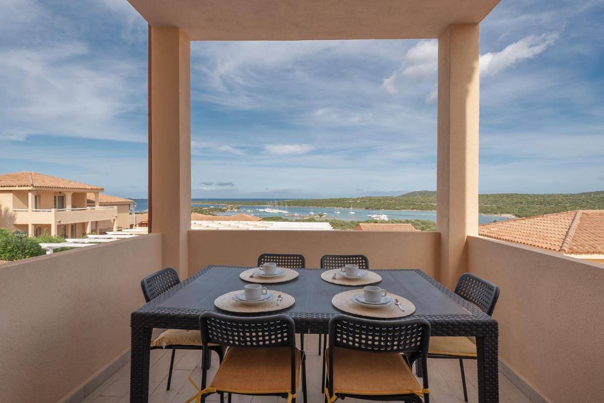 Ganze Wohnung, Fantastische Baia de Bahas Residence ein Schlafzimmer vier Schlafplätze und Kind in Villaggio Marineledda, Costa Smeralda