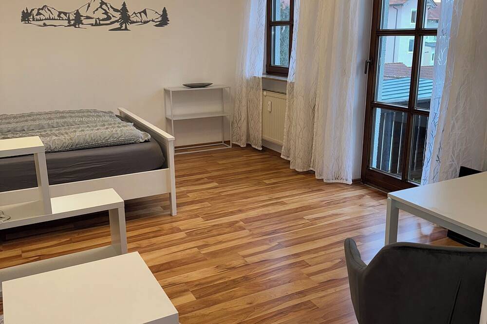Ganze Wohnung, Cozy City Apartment Penzberg in Penzberg, Pfaffenwinkel
