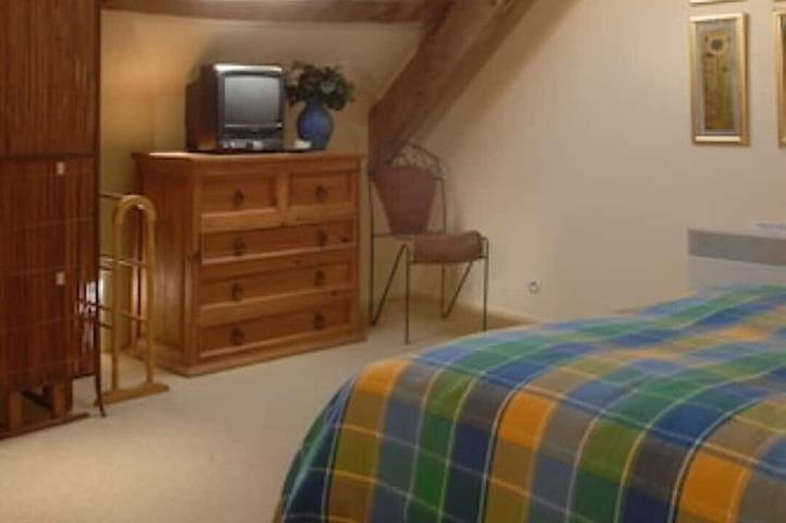 Gîte pour 8 personnes, avec jardin et piscine dans Val-Couesnon - 3