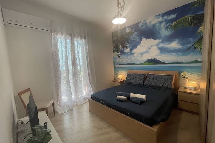 Entire apartment, Luxury vacation home with reserved parking space in Giardini-Naxos, Messina Province