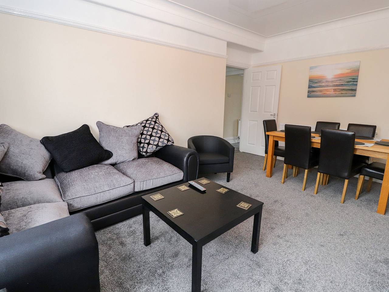 Entire apartment, Sea Breeze in Rhos on Sea, Conwy region