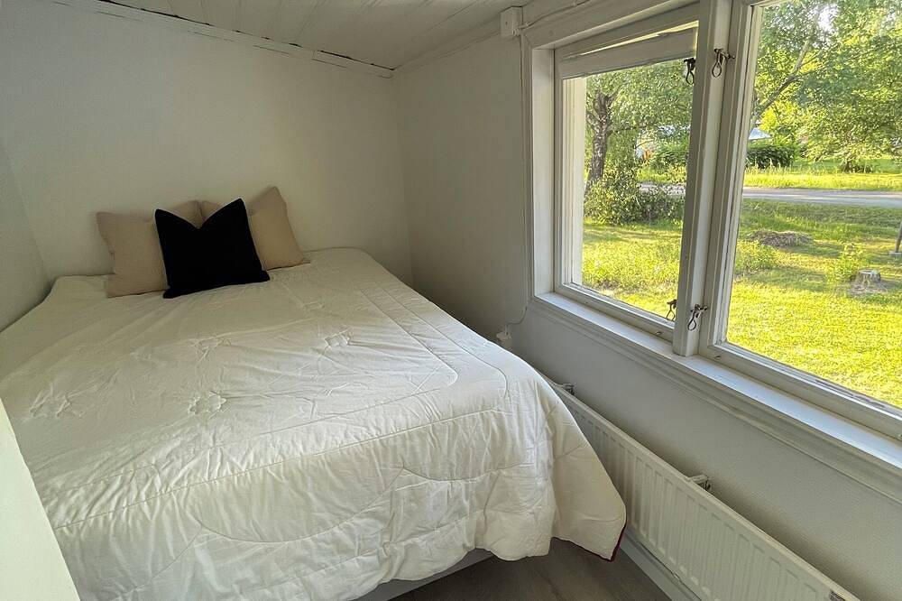 Sommarstigen 1 - Modern & Sjönära Stuga med Privat Bastu in Södertälje, Swedish Baltic Sea