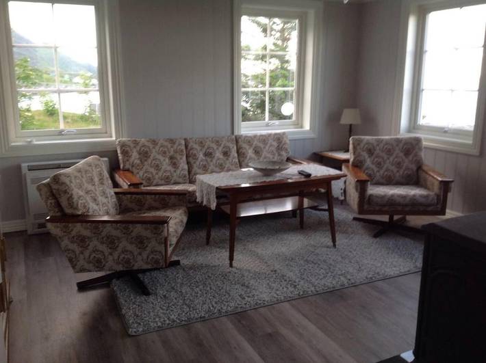 Location de vacances pour 6 personnes, avec terrasse ainsi que vue et jardin dans Moskenes