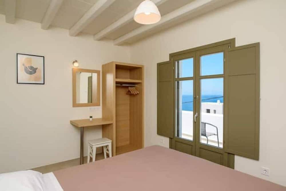 Katoikia Araklos I - Amazing view of Aigiali Bay- 7 min to the beach in Egíali, Amorgos