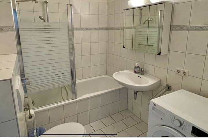 Ganze Wohnung, 3 große Zimmer, 77 qm, Fahrstuhl, direkt am Strand und am Zentrum in Scharbeutz, Ostholstein