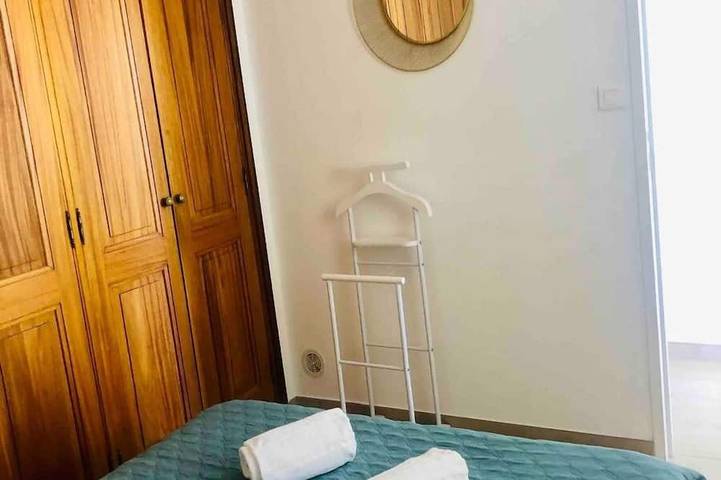 Gîte pour 4 personnes, avec terrasse dans Plage Marinella - 3