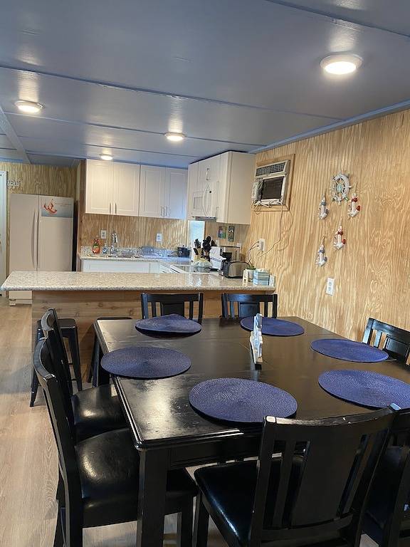 Catfish house boat for rent, sleeps 8,Ice machine. perfect place to fish 🐠 in Plaquemines Parish