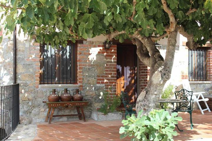 Casa rural para 12 personas, con piscina y jardín, Se admiten mascotas en Candeleda - 2