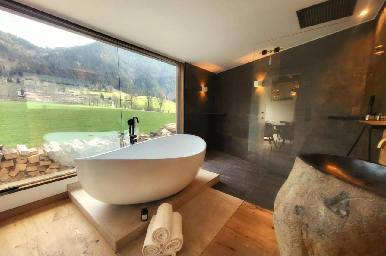 Stylische Alpenlounge mit Pool, Blockhaus-Sauna und Jacuzzi für bis zu 12 Personen in Sudelfeld, Bayrischzell