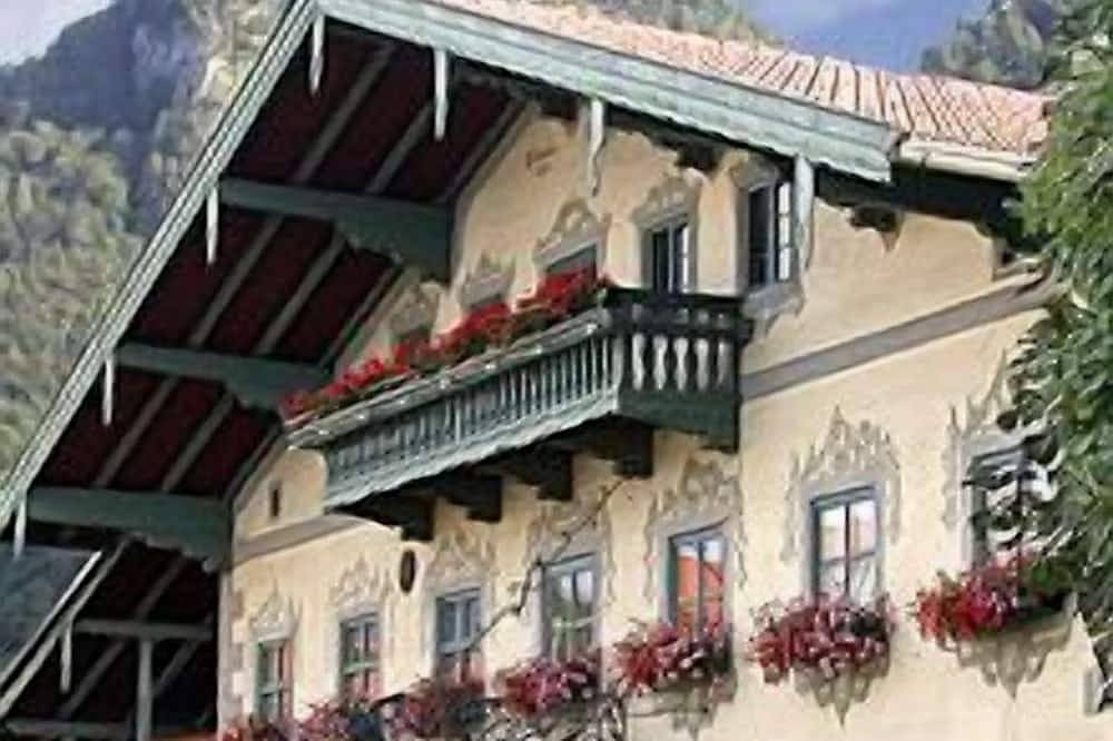 Ganze Wohnung, Ferienwohnung Typ C ca. 62 qm bis vier Personen in Flintsbach am Inn, Bayerische Alpen