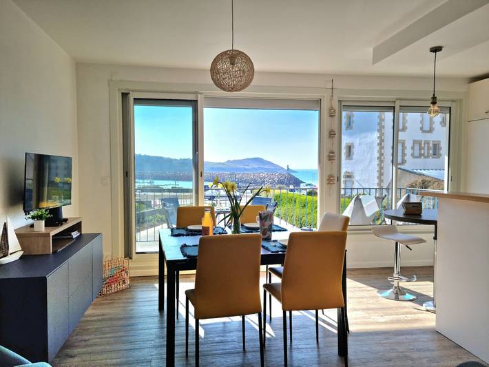 Gîte pour 5 personnes, avec terrasse, animaux acceptés dans Plage Pors Termen Trebeurden