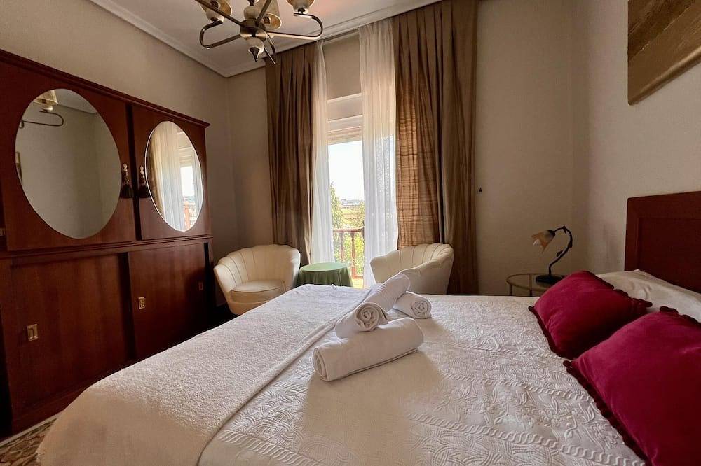 Great house with garden in the town of Suances in Suances, Kantabrische Küste