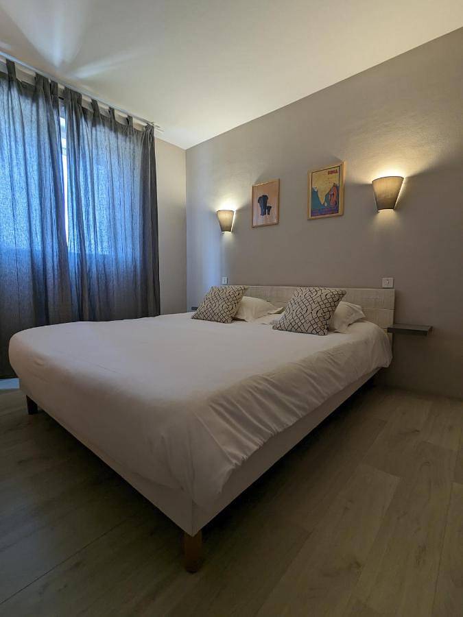 Double Room with Garden View in Lanester, Côte des Mégalithes