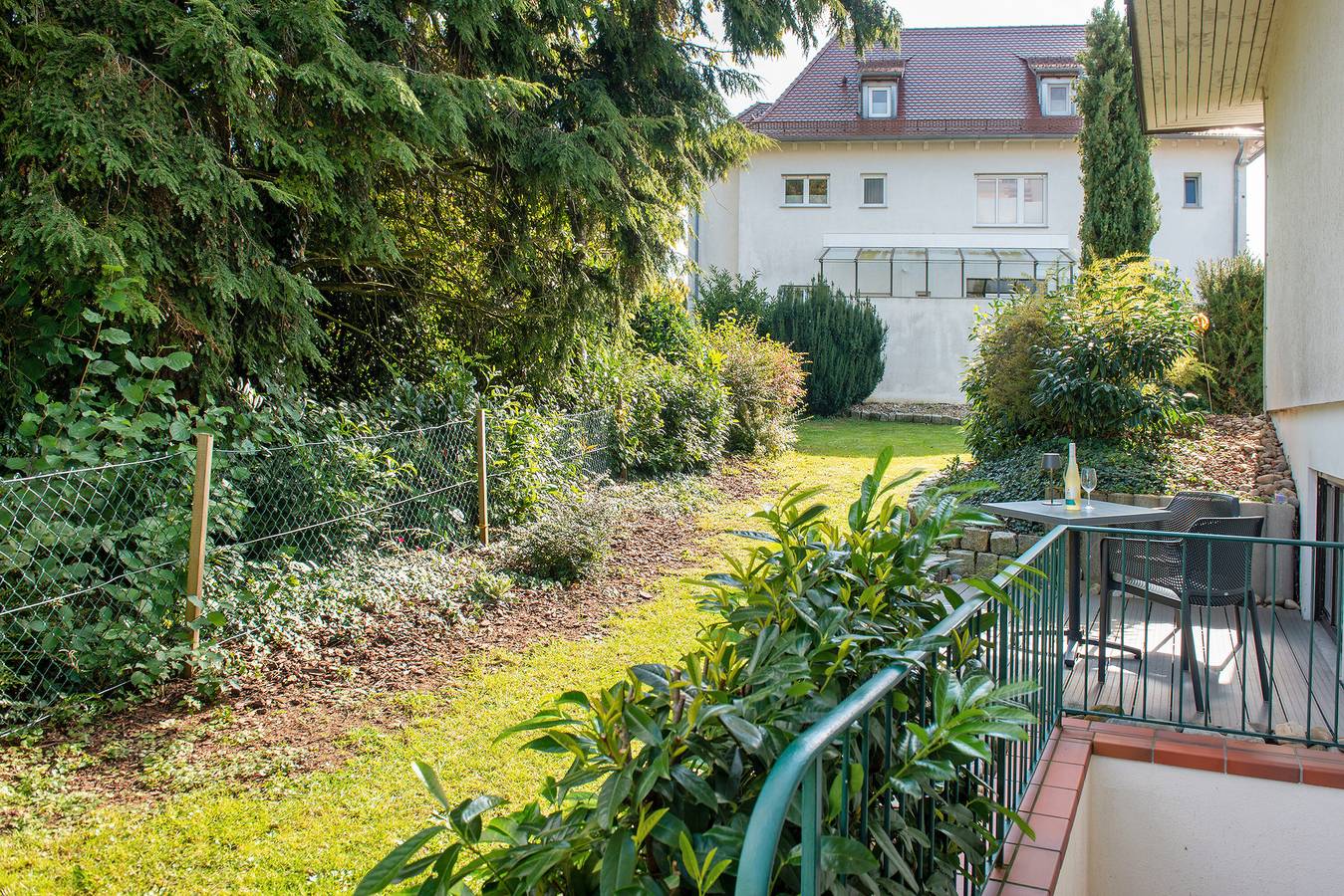 Entire apartment, Apartment 'Souterrain' with Private Terrace, Shared Garden and Wi-Fi in Immenstaad, Immenstaad am Bodensee