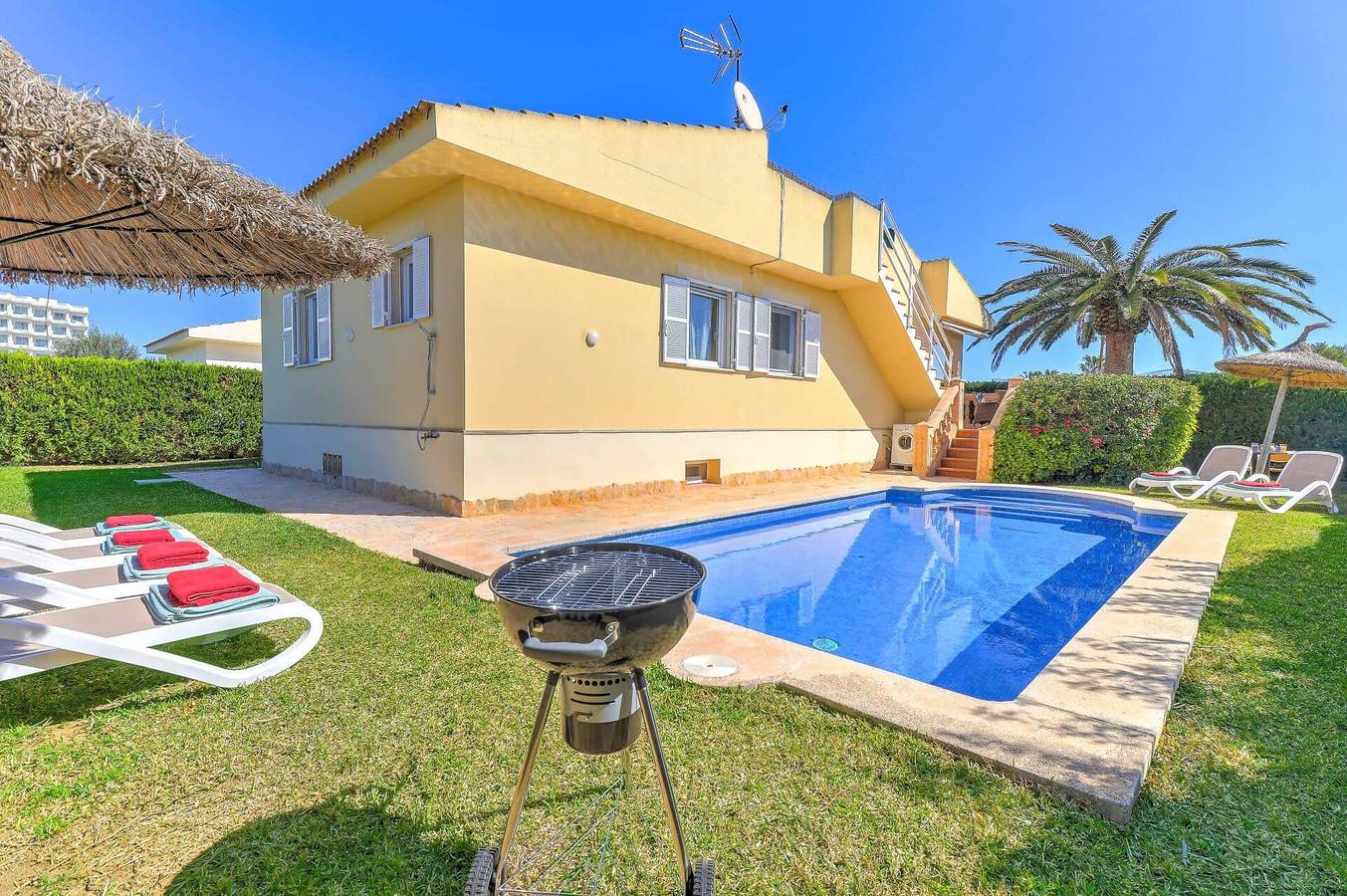 Villa für 6 Personen mit Garten in Playa de Muro, Muro