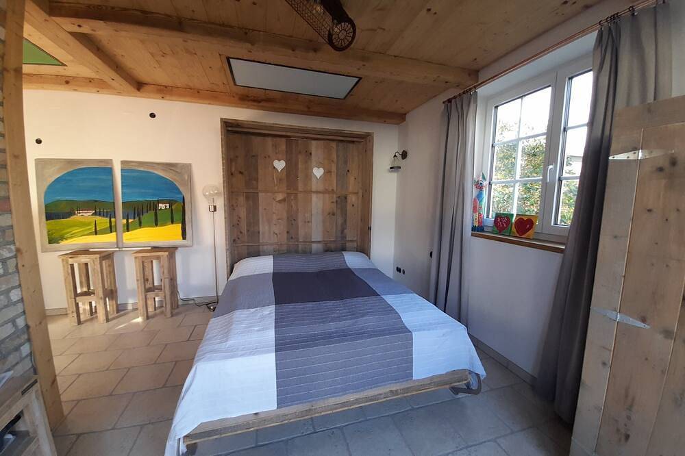 Ganze Wohnung, Exklusive Ferienwohnung   70m2 +Außenterrasse +Garten + E Bike Vermietung +Tv in Schorndorf (Baden-Württemberg), Rems-Murr-Kreis