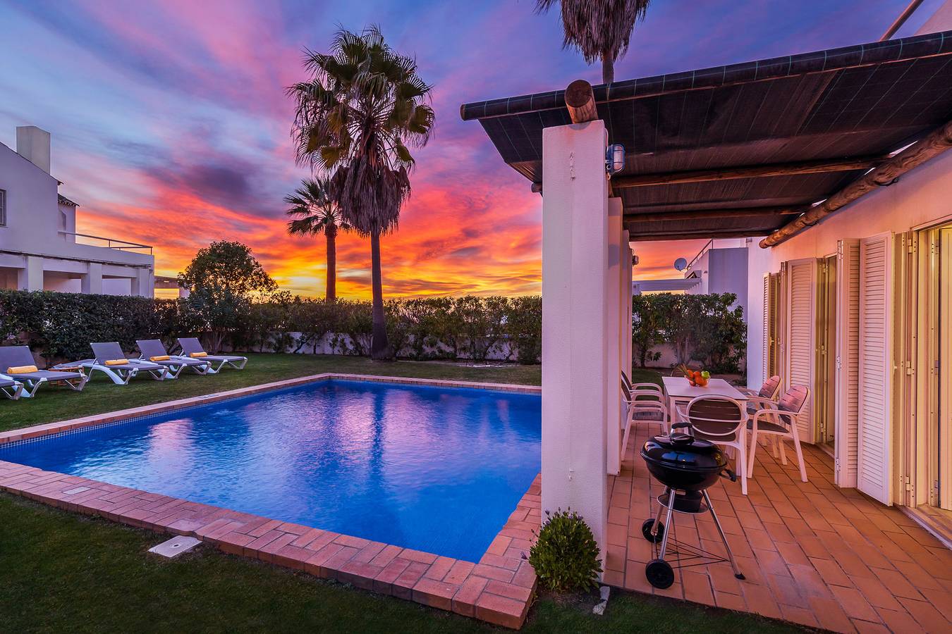 Villa Luz do Atlantico, 100m da praia e piscina privada in Guia, District de Faro