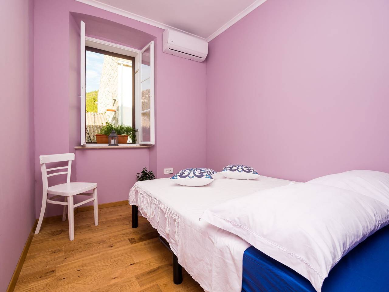 Villa Nives - Three-Bedroom Villa with Terrace and Sea View in Žuljana, Dubrovnik-Neretva