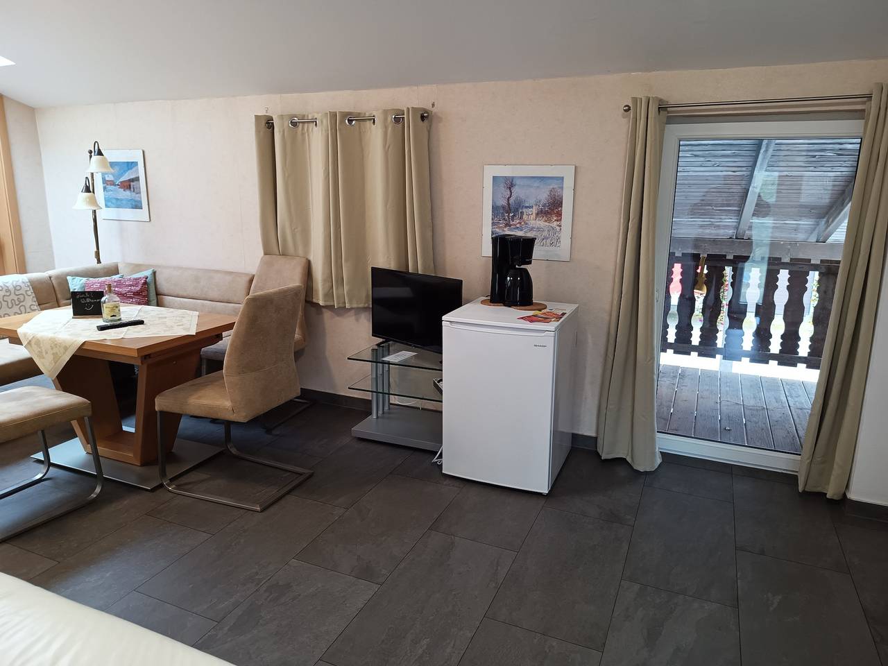 Ganze Ferienwohnung, Sonnenhof, Ferienwohnung Zwischenbau in Weilmünster, Lahntal