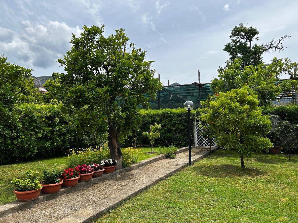Apartment with Garden View in Piano di Sorrento, Sorrento Coast