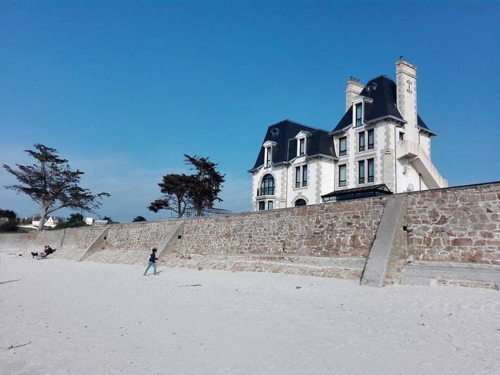 Maison d’hôte pour 2 personnes, avec Terrasse et Jacuzzi ainsi que Jardin et Piscine