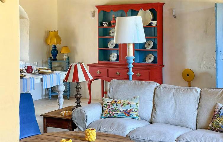 Acogedor apartamento con piscina, jardín y wifi cerca del río Charente in Les Gonds, Saintes region