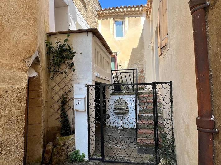 Location de vacances pour 6 personnes, avec terrasse, animaux acceptés à Alleins - 3