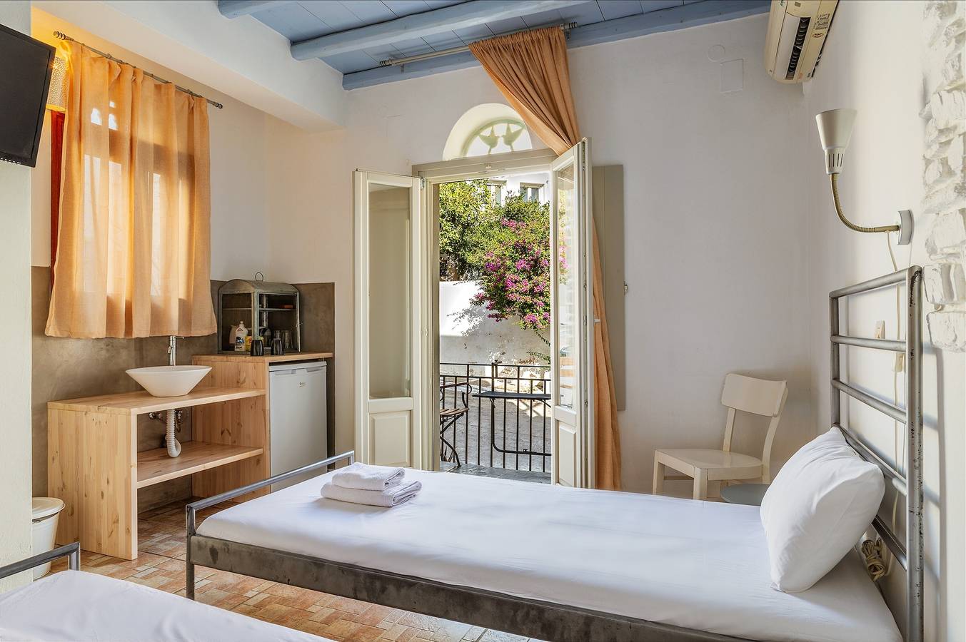 Studio 'En Tino 1' avec balcon, Wi-Fi et climatisation in Tinos