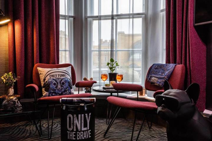 Hôtel pour 2 personnes, avec vue et terrasse dans Gare de Saint Pancras Eurostar