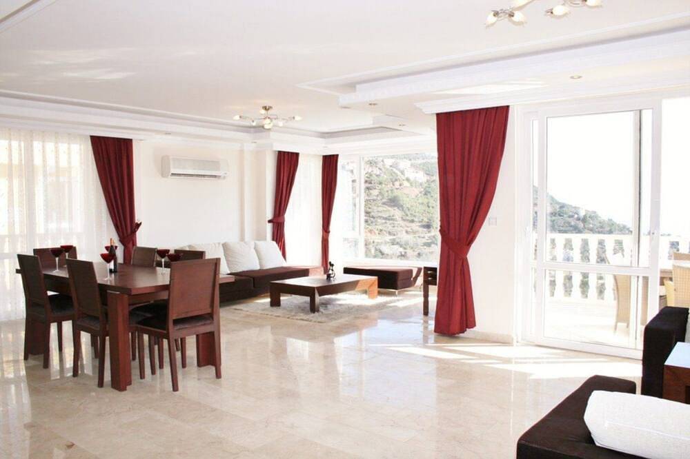 5 Star Villa, Heated Private Pool & Jacuzzi, Alanya Villa 1056 in Alanya, Antalya (provins)