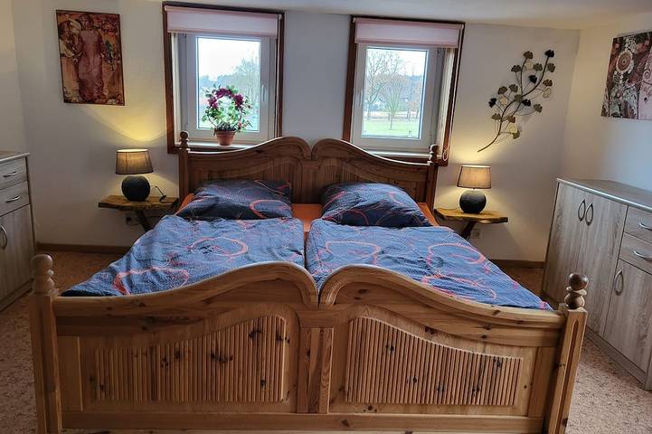 Ganze Wohnung, Geräumige Ferienwohnung mit 2 Schlafzimmern, Terasse, Silbersee in der Nähe in Frielendorf, Knüllgebirge