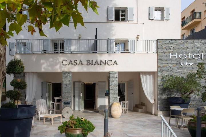 Hôtel pour 2 personnes, avec Balcon et Terrasse ainsi que Jardin et Piscine