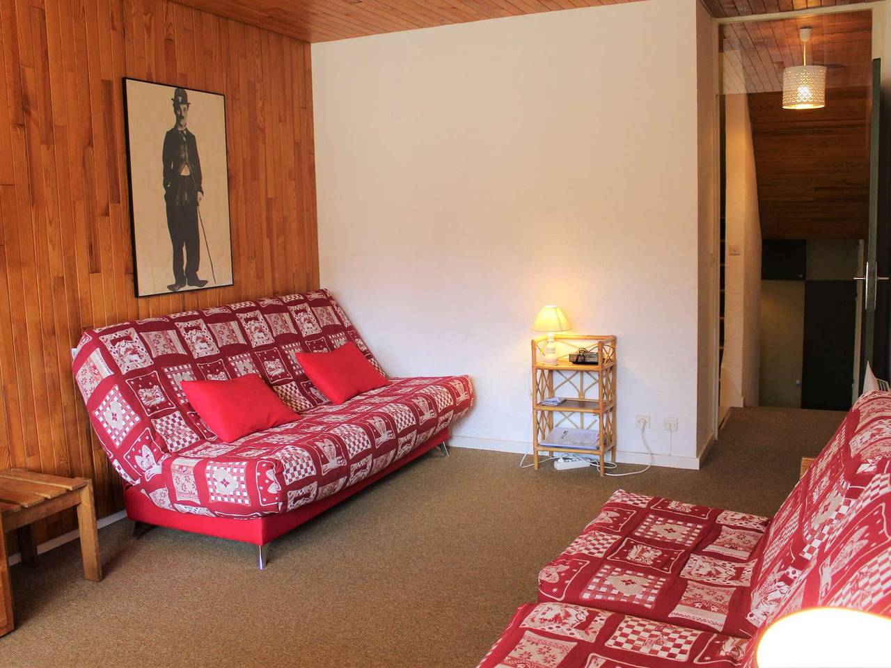 Entire apartment, Cozy 1-Bedroom Apartment, Sleeps 6, Steps from Ski Lifts & Shops in Vars Les Claux in Vars, Briançon region