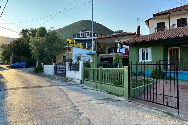 Location de vacances pour 6 personnes, avec Balcon ainsi que Terrasse et Jardin dans (Nea) Vrasna - 2