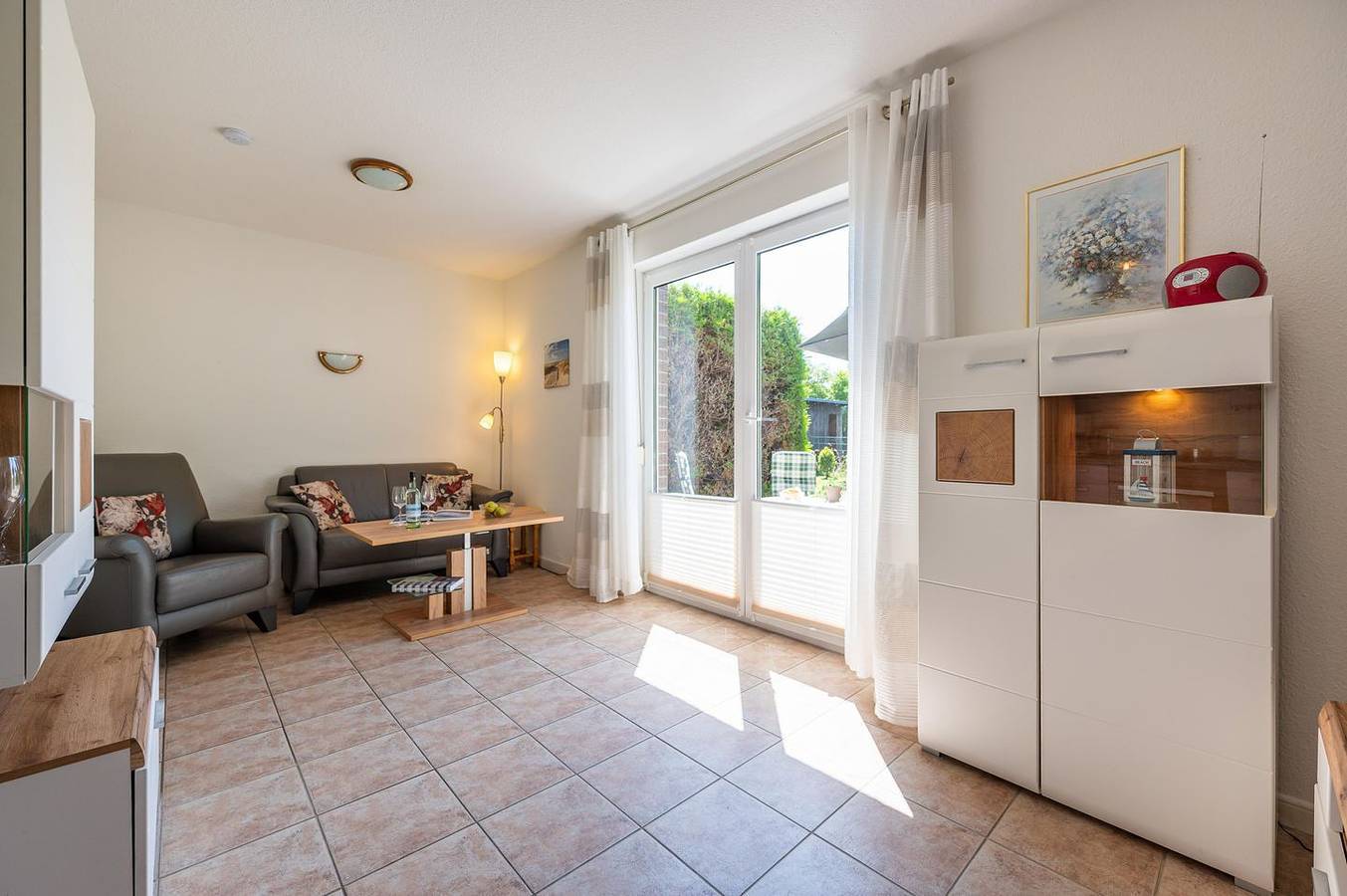 Ganze Wohnung, Charmante Ferienwohnung mit Terrasse, strandnah in Dranske, Rügen