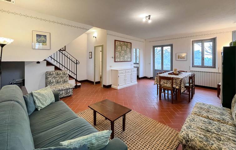 Idilliaco appartamento per vacanze di 90 mq con parcheggio, giardino e piscina a Paciano in Paciano, Perugia e dintorni