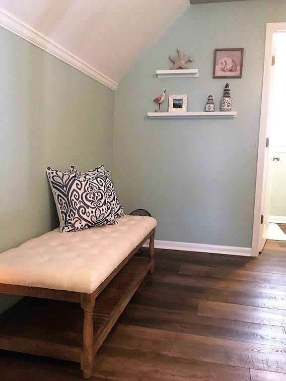 The Blue Cottage, Eingebettet in eine verschlafene Gegend, nur einen kurzen Spaziergang vom Strand entfernt. in Oak Island (NC), Brunswick County