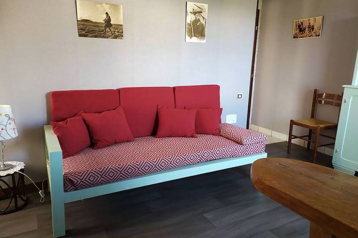 Gîte pour 3 personnes, avec Jardin et Piscine