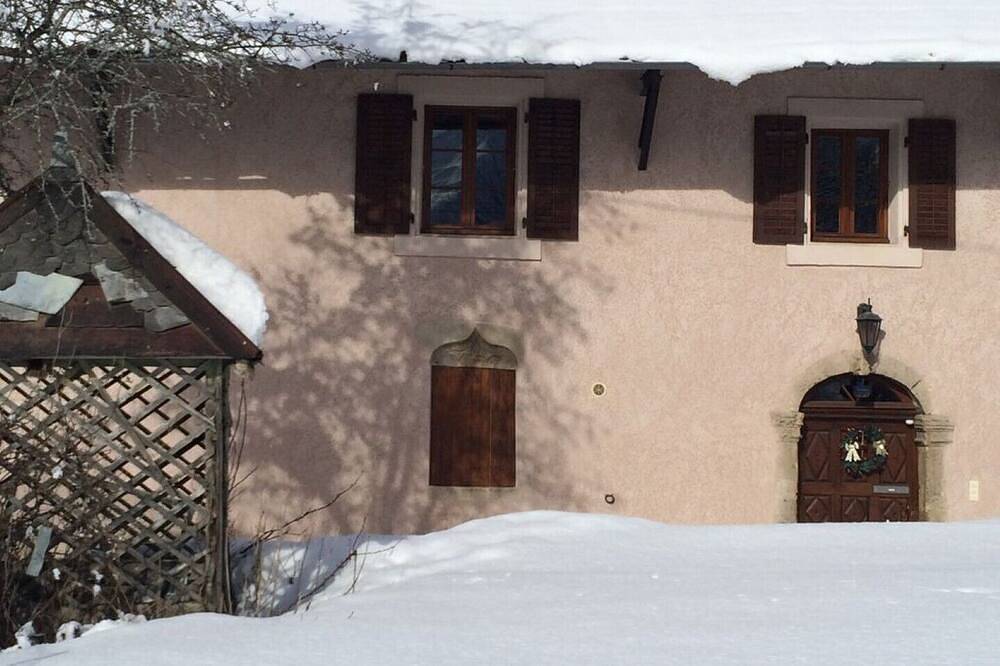 Chalet édelweiss, 4/5pers,terrace,Savoie, mountain, 2 bedrooms, 3*, France in Saint-Jean-d'Arves, Saint-Jean-de-Maurienne region