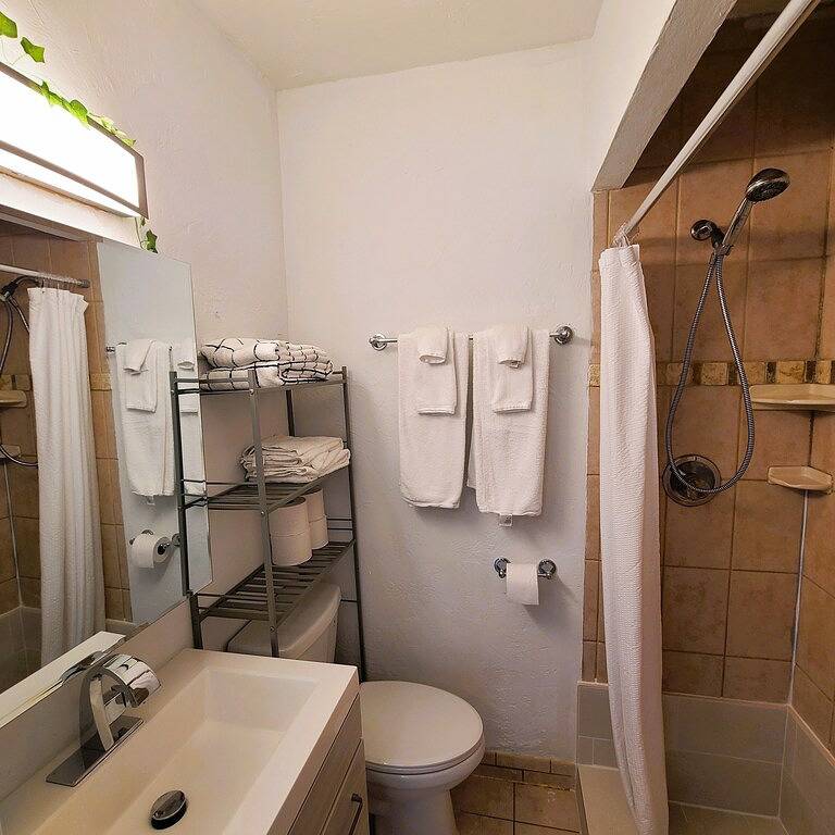 Ganze Wohnung, Ocean Front-Ocean Drive Beach Pad in South Beach, Miami Beach