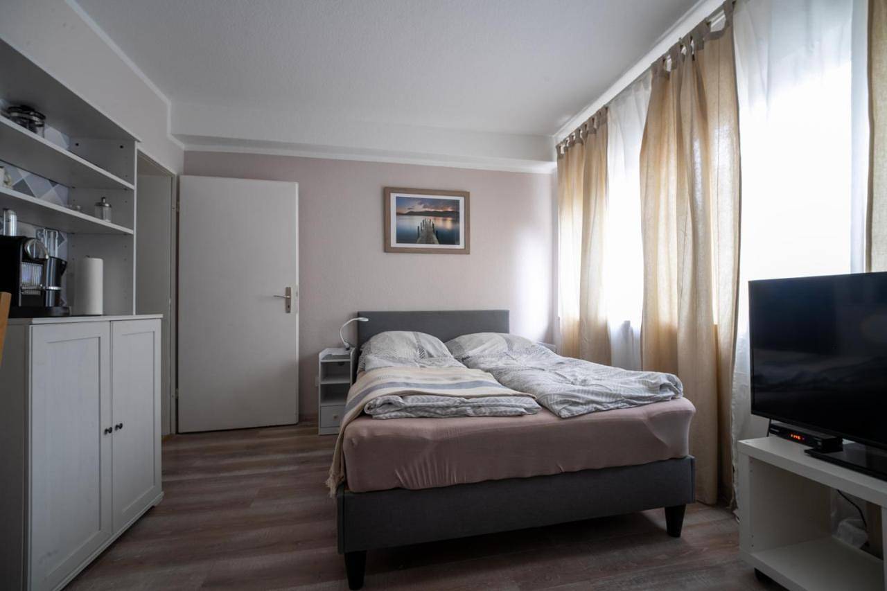 Ganze Wohnung, One-Bedroom Apartment in Wiesbaden, Südhessen