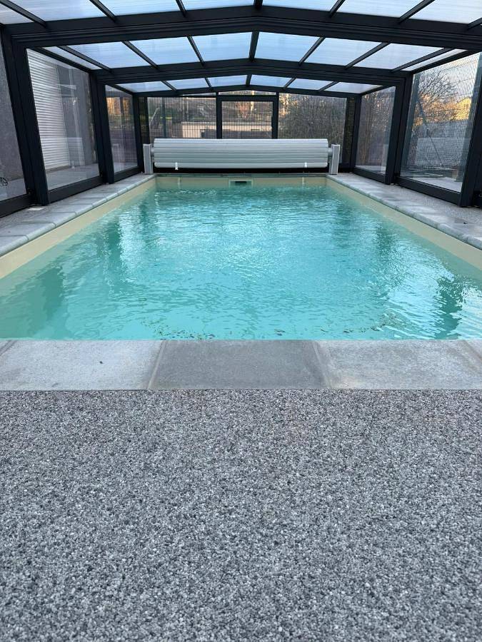 Maison de vacances pour 12 personnes, avec Balcon ainsi que Terrasse et Piscine à Mende