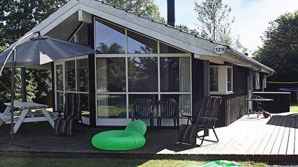 Ferienhaus für 7 Personen, mit Terrasse und Whirlpool in Øster Hurup