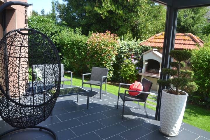Chambre « Pause Tranquille - Chambre 1 » avec terrasse partagée, jardin partagé et Wi-Fi in Sablé-sur-Sarthe, Sarthe