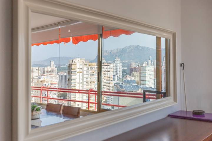 Apartamento entero, Apartamento "Don Miguel 2" con impresionantes vistas al mar, piscina compartida y Wi-Fi in Benidorm, Costa Blanca