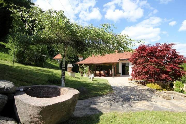 Maison de vacances pour 8 personnes, avec jardin ainsi que vue et piscine, animaux acceptés