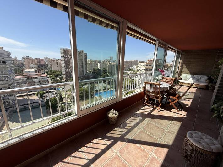 Apartamento vacacional entero, Apartamento único con espectaculares vistas al mar | 3 dormitorios y piscina in Alacant, San Juan Playa (Alicante)